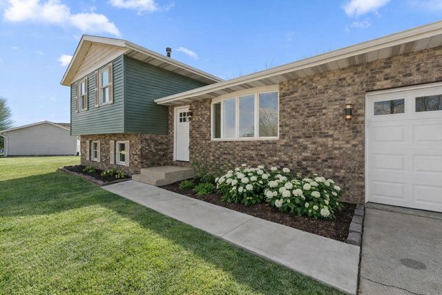 2807 W 63rd Lane, Merrillville, IN 46410