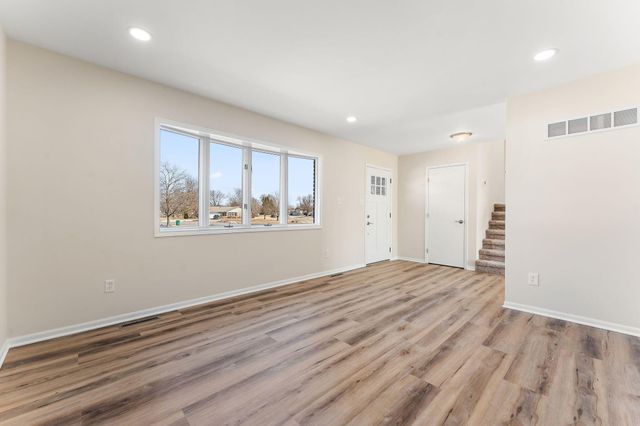 2807 W 63rd Lane, Merrillville, IN 46410