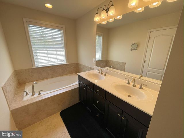 706 BUNKER LN, Fredericksburg, VA 22405