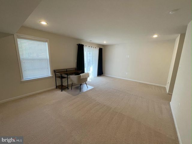 706 BUNKER LN, Fredericksburg, VA 22405