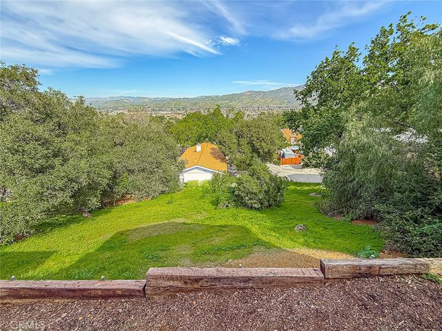 1059 Alta Vista, Simi Valley, CA 93063
