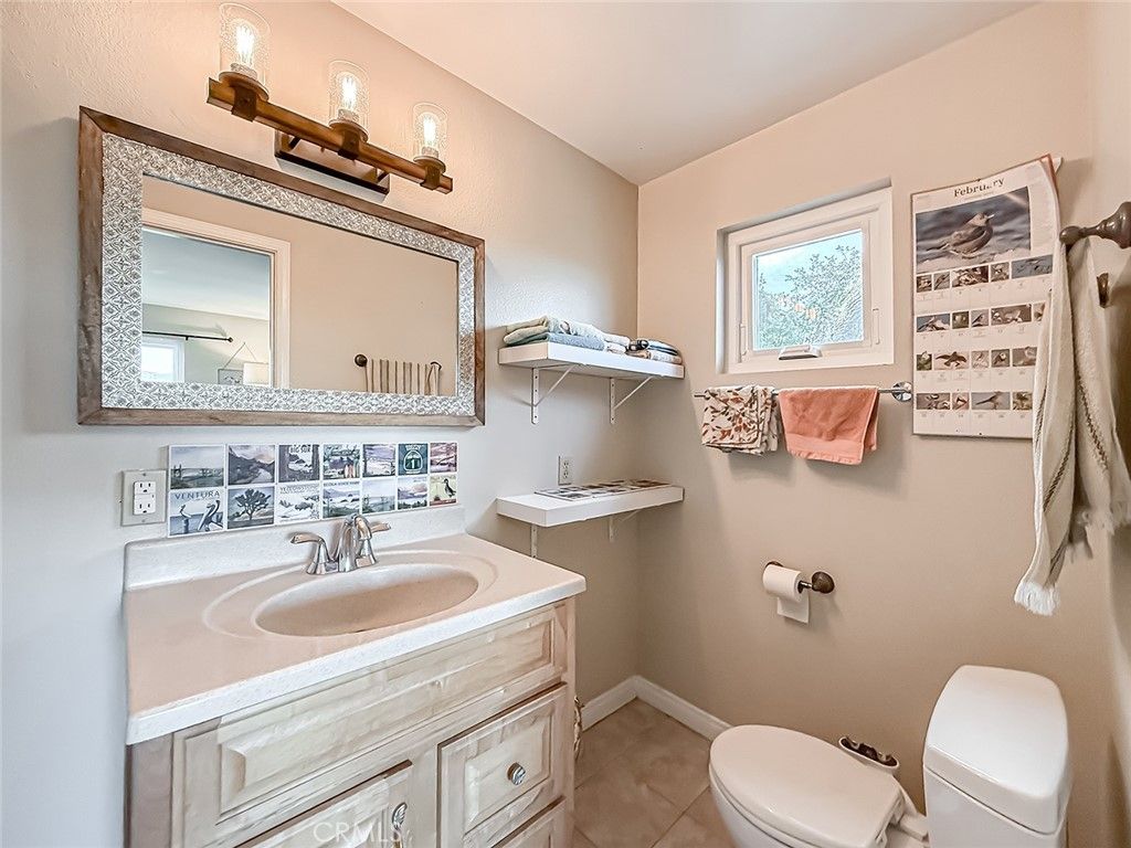 Image 14 of property listing at 1059 Alta Vista, Simi Valley, CA 93063