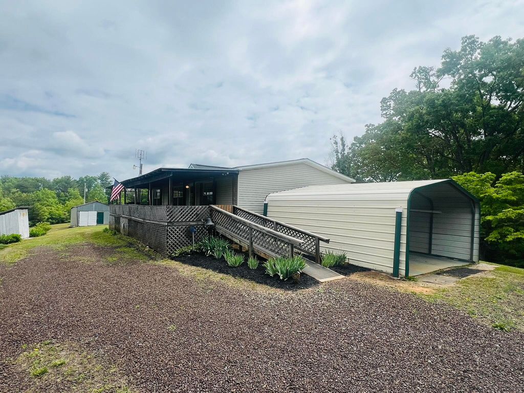 105 Lola Drive, Farner, TN 37333