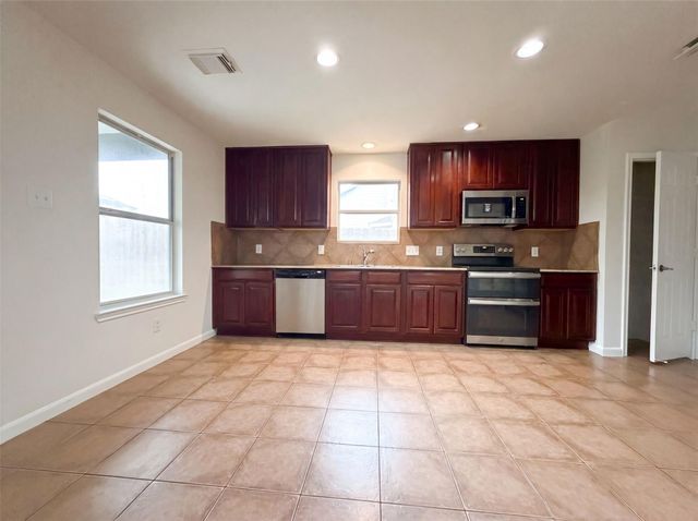 2646 Skyview Trace Court, Houston, TX 77047