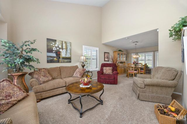 7421 Feather River Drive, Bakersfield, CA 93308