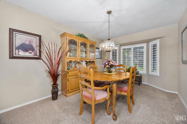 7421 Feather River Drive, Bakersfield, CA 93308