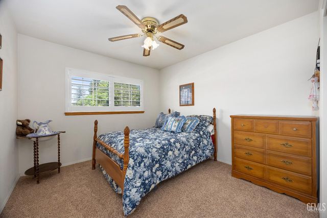 7421 Feather River Drive, Bakersfield, CA 93308