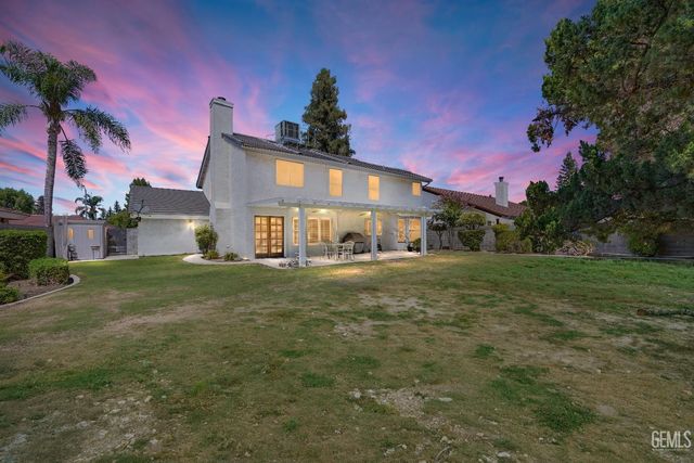 7421 Feather River Drive, Bakersfield, CA 93308