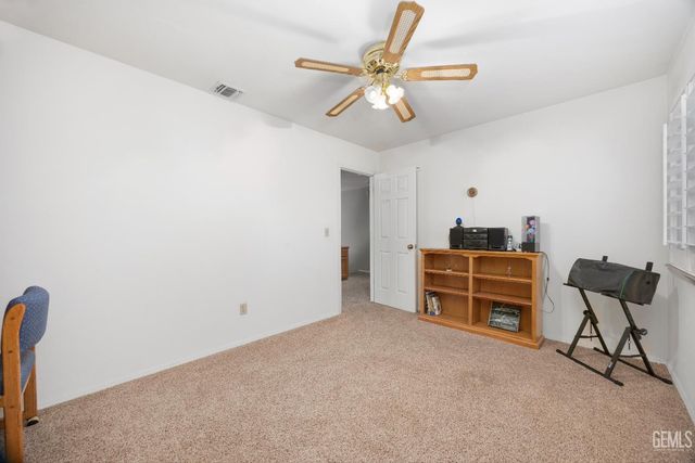 7421 Feather River Drive, Bakersfield, CA 93308