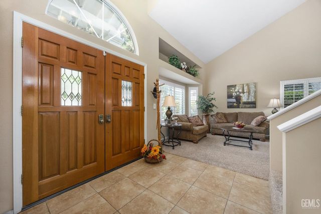 7421 Feather River Drive, Bakersfield, CA 93308