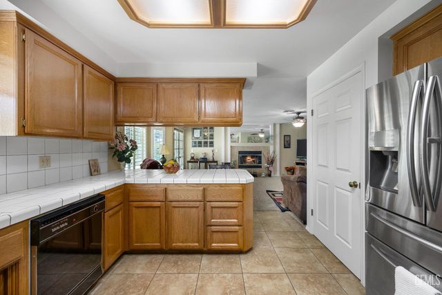 7421 Feather River Drive, Bakersfield, CA 93308