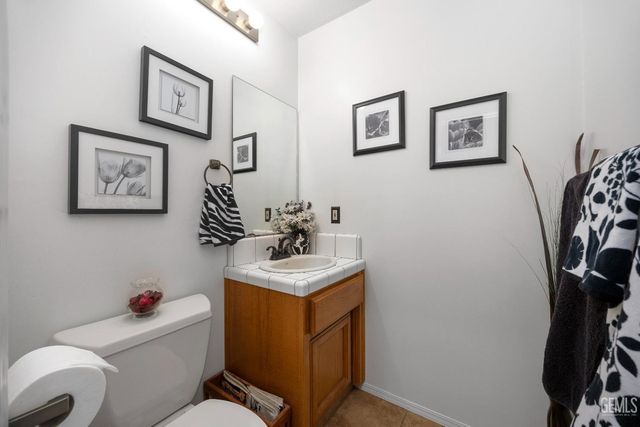 7421 Feather River Drive, Bakersfield, CA 93308