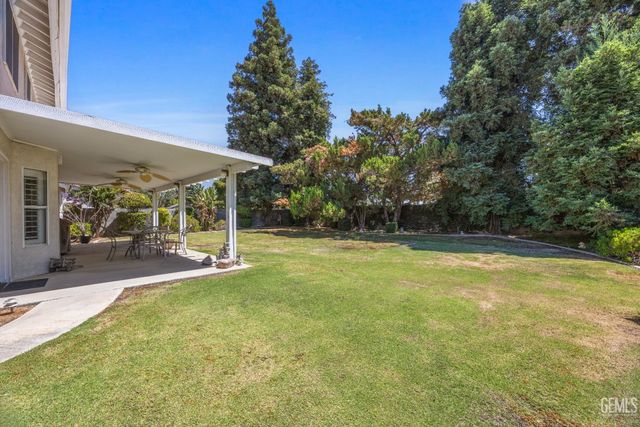 7421 Feather River Drive, Bakersfield, CA 93308