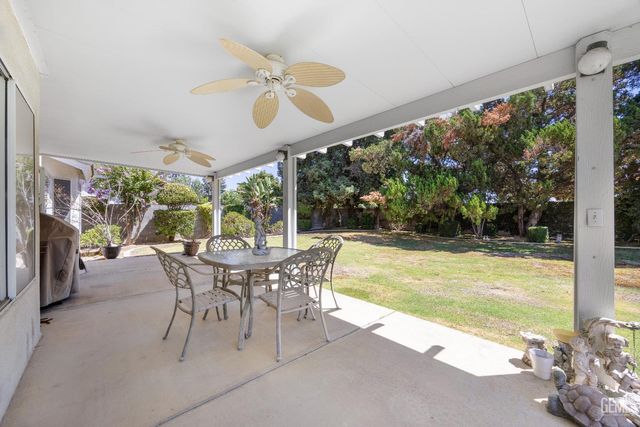 7421 Feather River Drive, Bakersfield, CA 93308