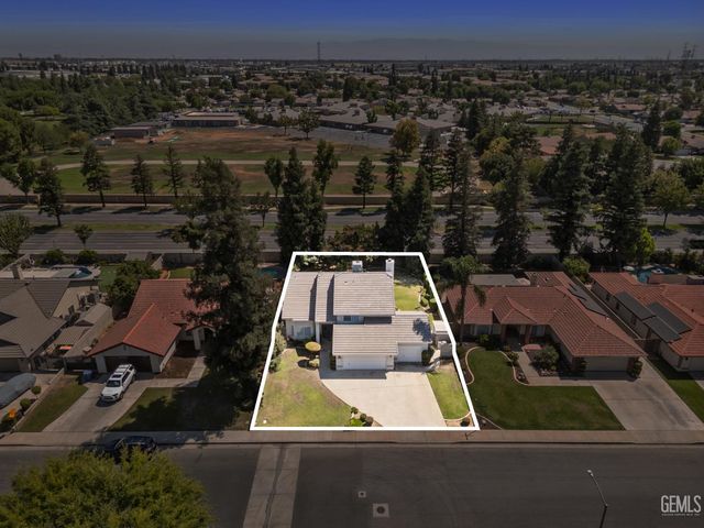 7421 Feather River Drive, Bakersfield, CA 93308