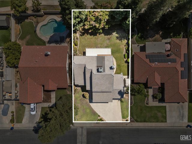 7421 Feather River Drive, Bakersfield, CA 93308