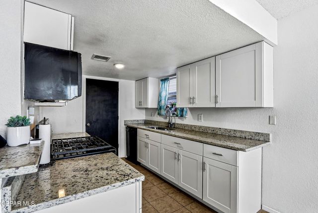 390 BRILL Circle, Horizon City, TX 79928