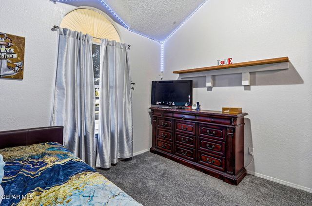 390 BRILL Circle, Horizon City, TX 79928