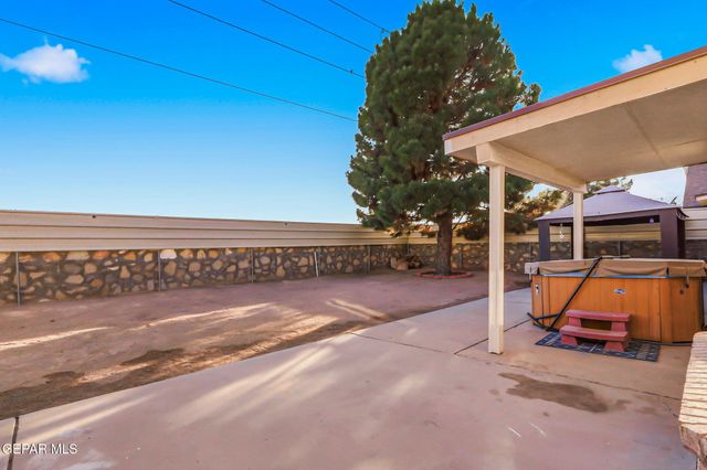 390 BRILL Circle, Horizon City, TX 79928