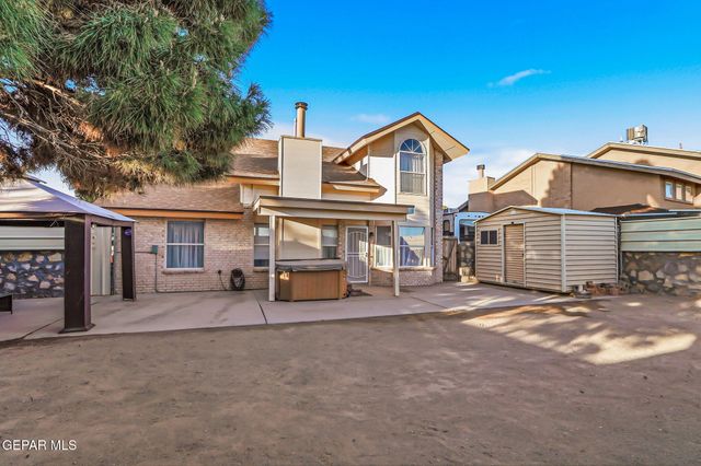 390 BRILL Circle, Horizon City, TX 79928