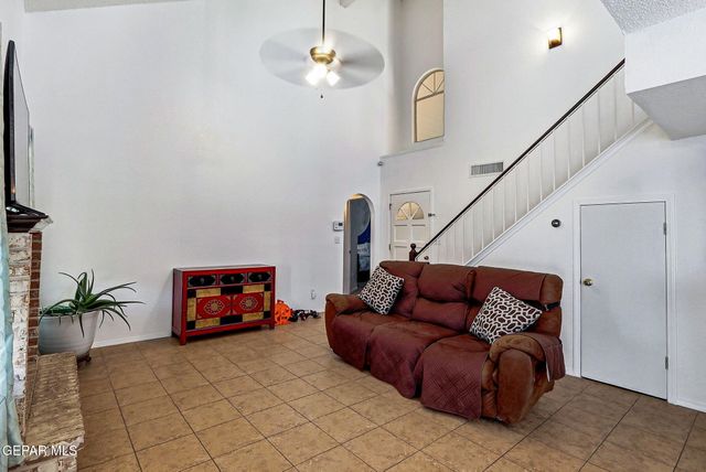 390 BRILL Circle, Horizon City, TX 79928