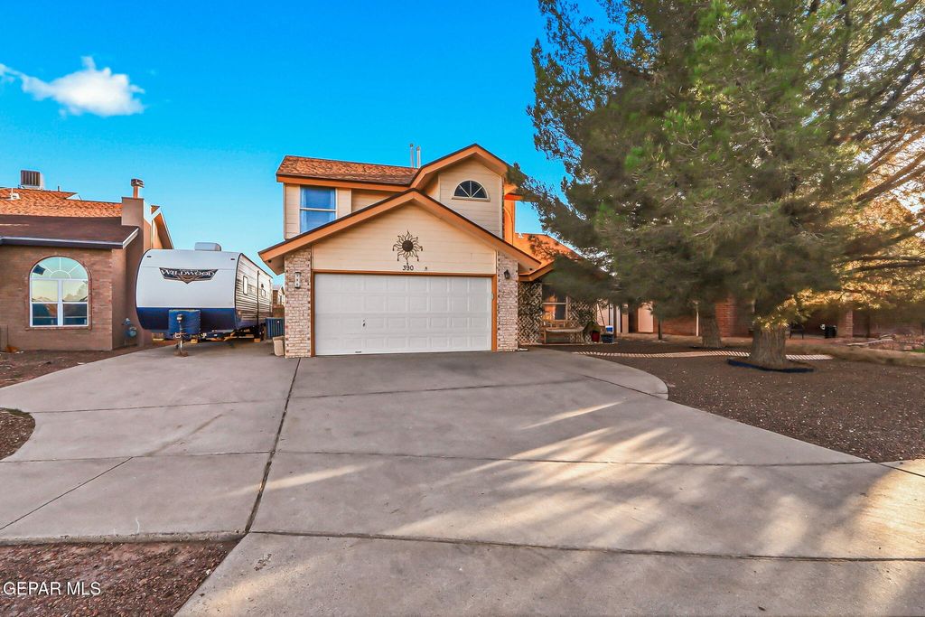 390 BRILL Circle, Horizon City, TX 79928