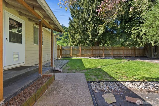2016 42nd Avenue, Longview, WA 98632