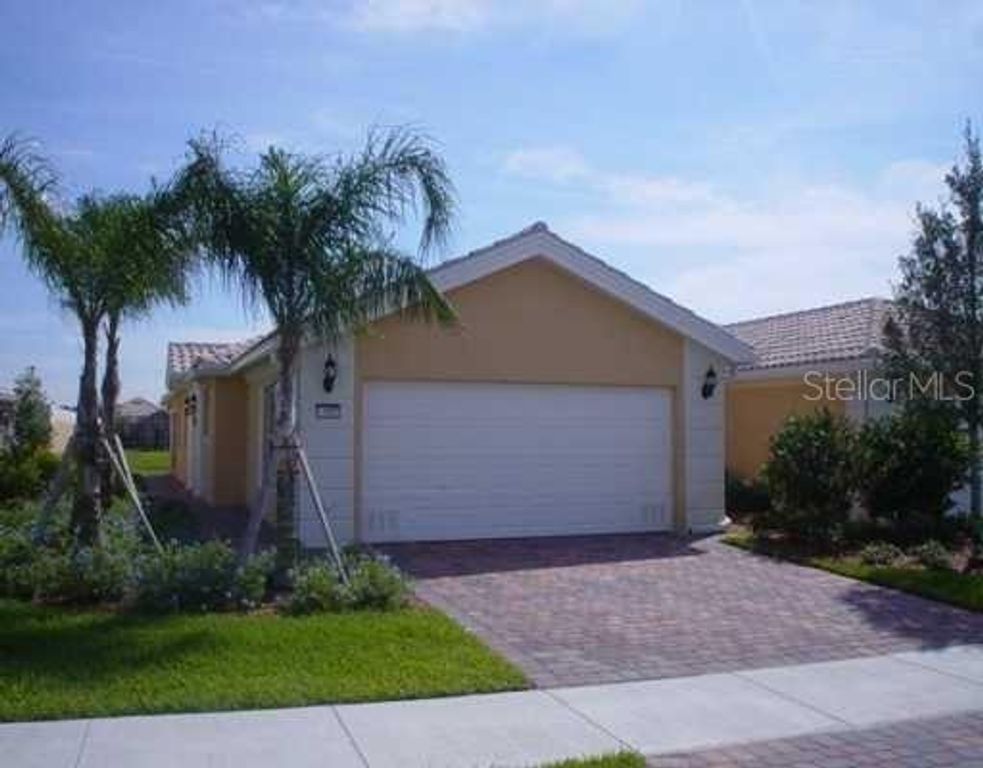 11824 DELFINA LANE, Orlando, FL 32827