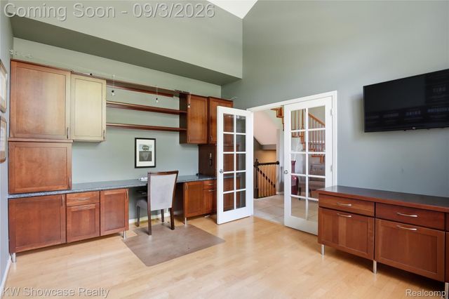 31132 LAGOON Drive, Novi, MI 48377