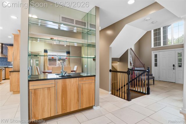 31132 LAGOON Drive, Novi, MI 48377