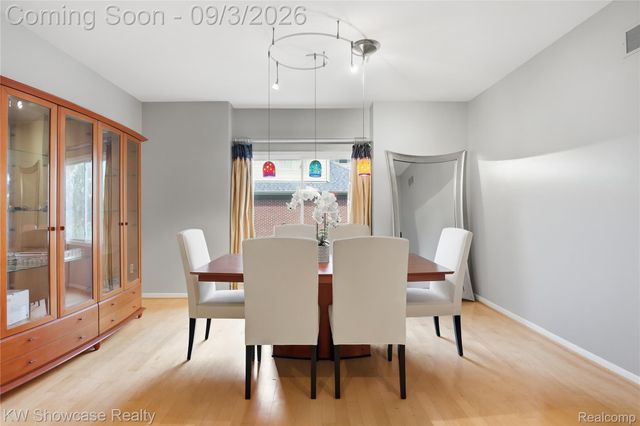 31132 LAGOON Drive, Novi, MI 48377