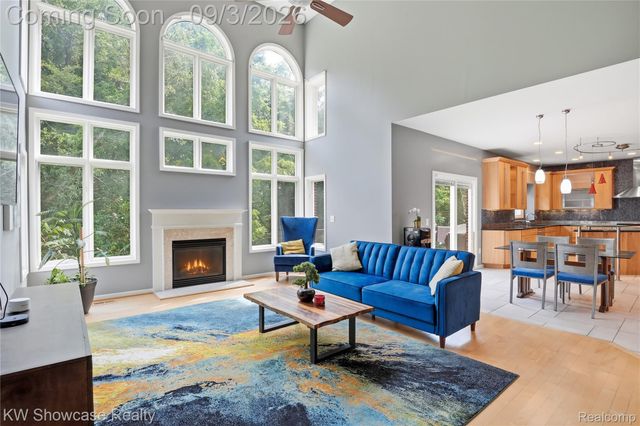 31132 LAGOON Drive, Novi, MI 48377