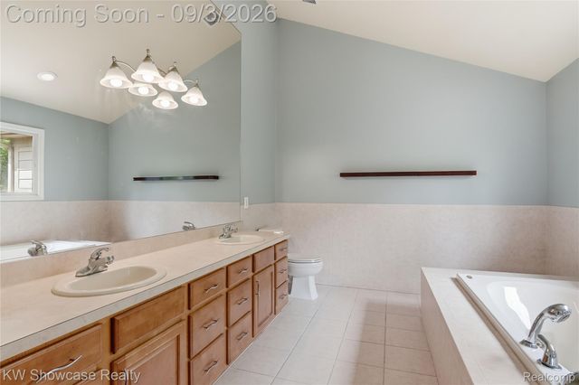 31132 LAGOON Drive, Novi, MI 48377