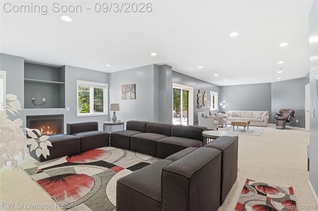 31132 LAGOON Drive, Novi, MI 48377