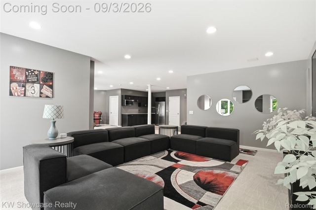 31132 LAGOON Drive, Novi, MI 48377