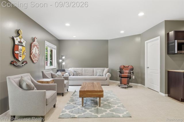 31132 LAGOON Drive, Novi, MI 48377