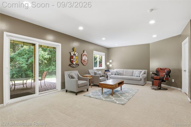 31132 LAGOON Drive, Novi, MI 48377