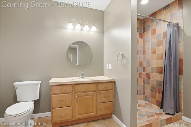 31132 LAGOON Drive, Novi, MI 48377