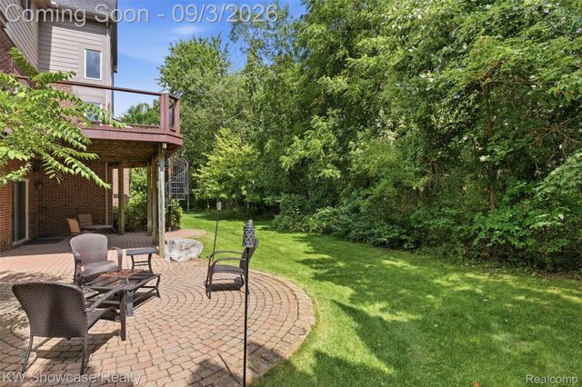 31132 LAGOON Drive, Novi, MI 48377