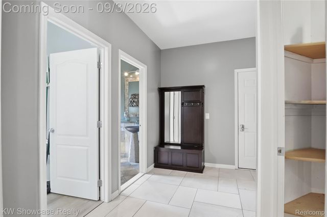 31132 LAGOON Drive, Novi, MI 48377
