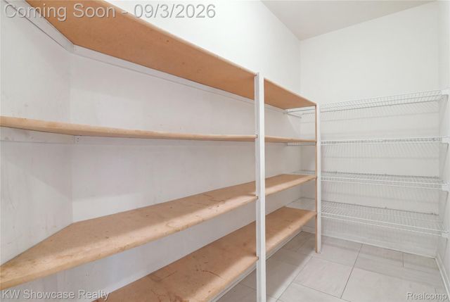 31132 LAGOON Drive, Novi, MI 48377