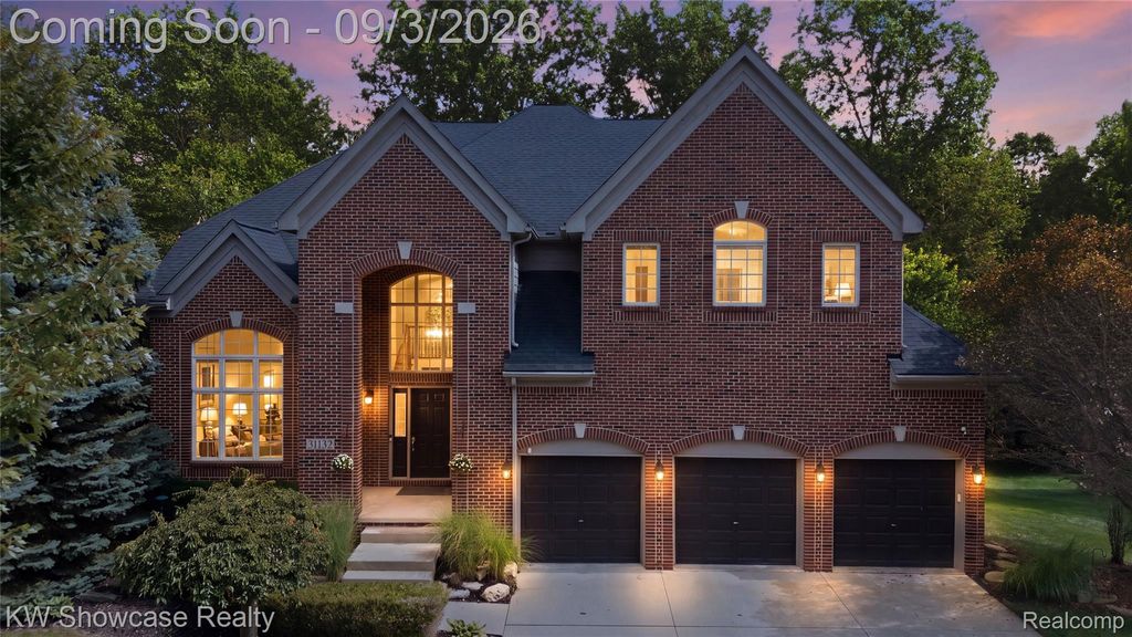 31132 LAGOON Drive, Novi, MI 48377
