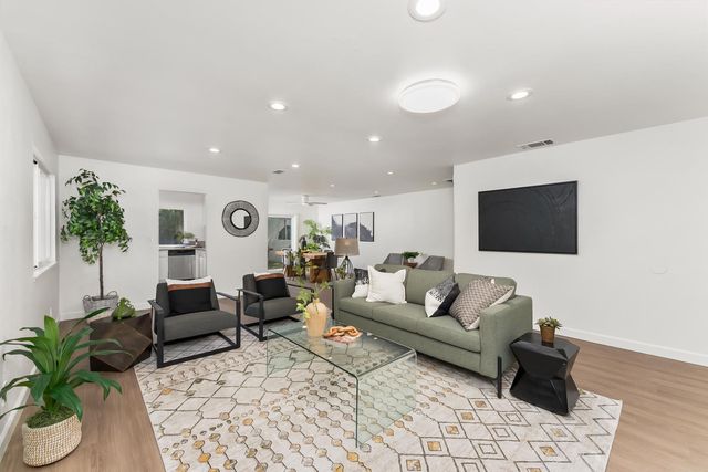 9456 Williamette Way, Sacramento, CA 95826