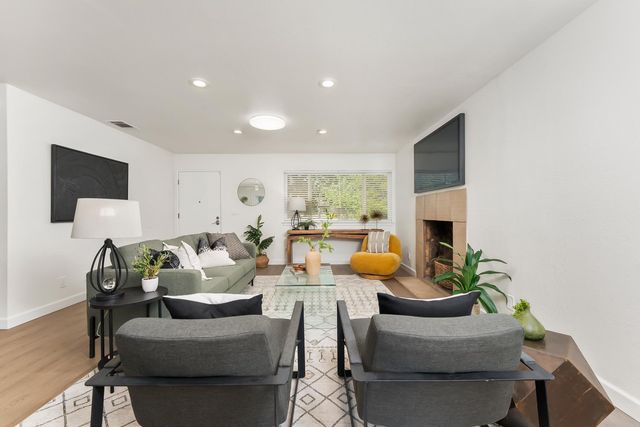 9456 Williamette Way, Sacramento, CA 95826