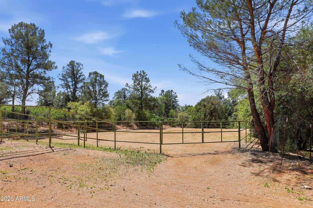 Image 37 of property listing at 1405 E Graham Ranch Trail, Payson, AZ 85541