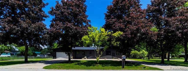 1138 Baldwin Road, Lapeer, MI 48446