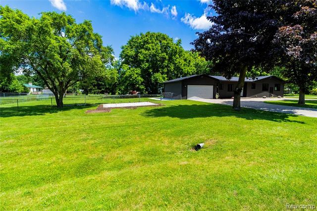 1138 Baldwin Road, Lapeer, MI 48446