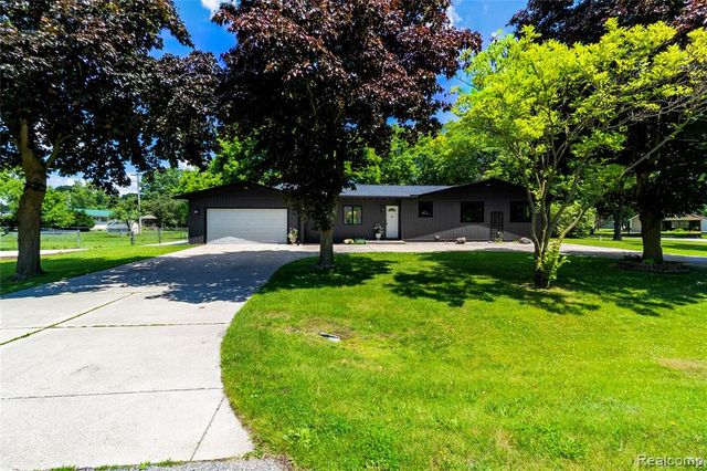 1138 Baldwin Road, Lapeer, MI 48446