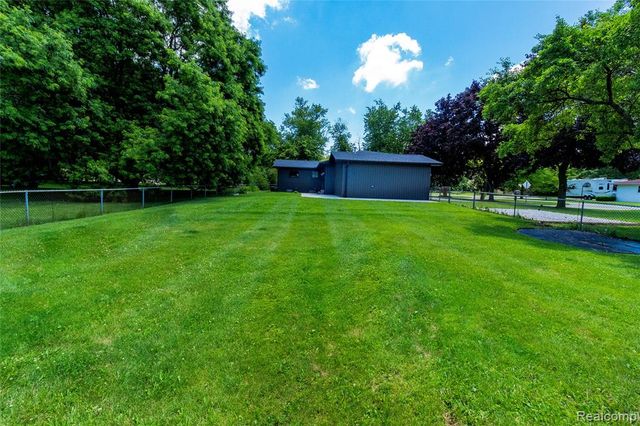 1138 Baldwin Road, Lapeer, MI 48446