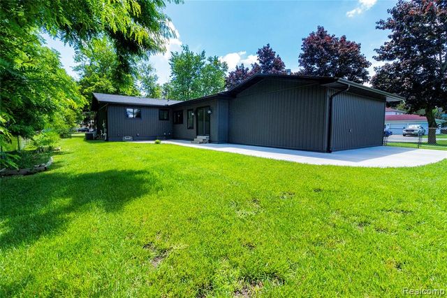 1138 Baldwin Road, Lapeer, MI 48446